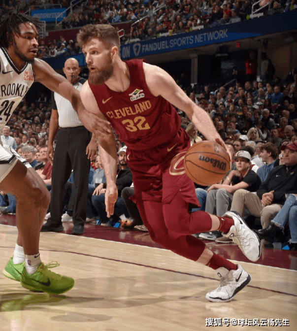 关于里尔稳坐积分榜首，对手惧怕其火力的信息