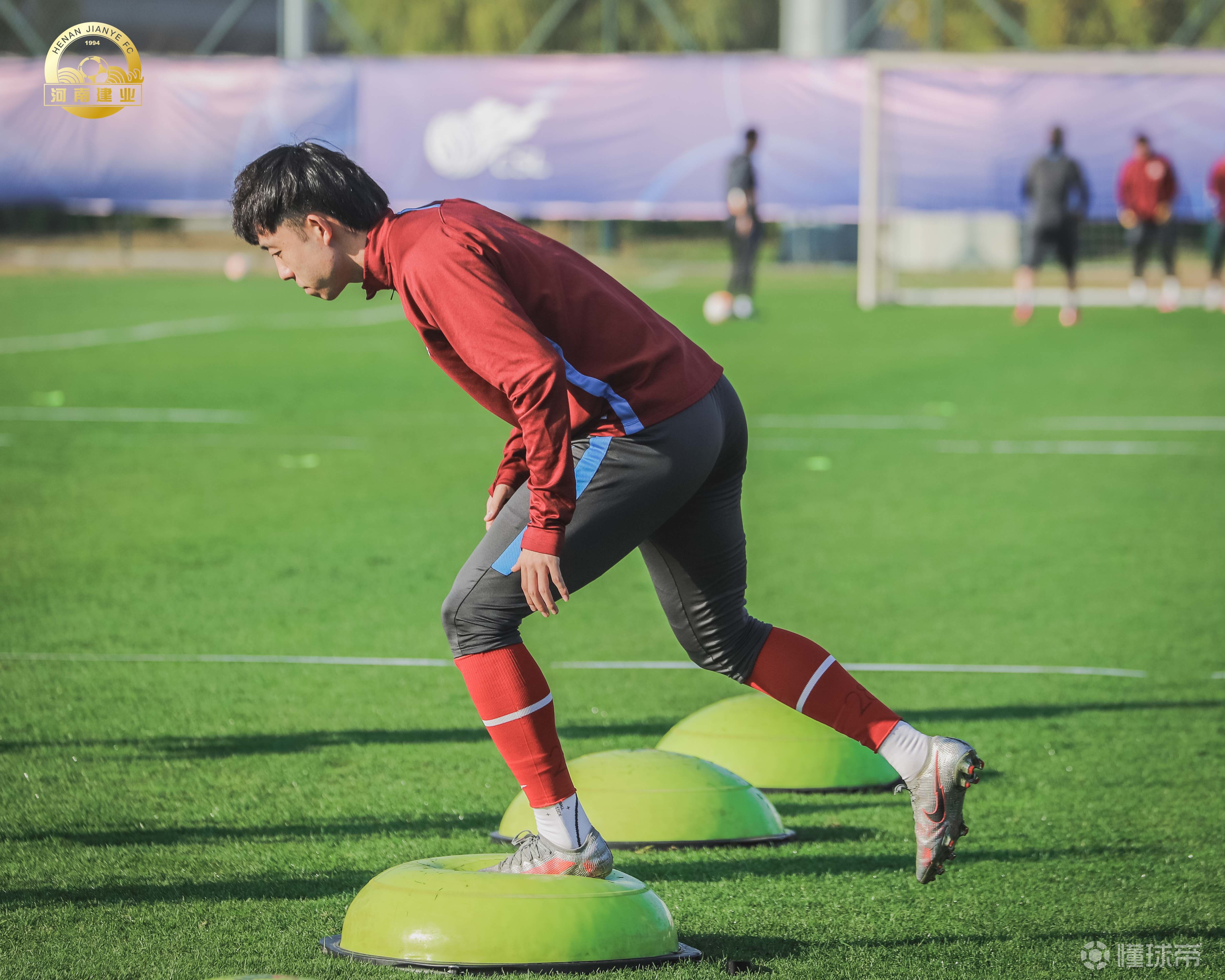 黄海全队备战，奋战对抗河南建业