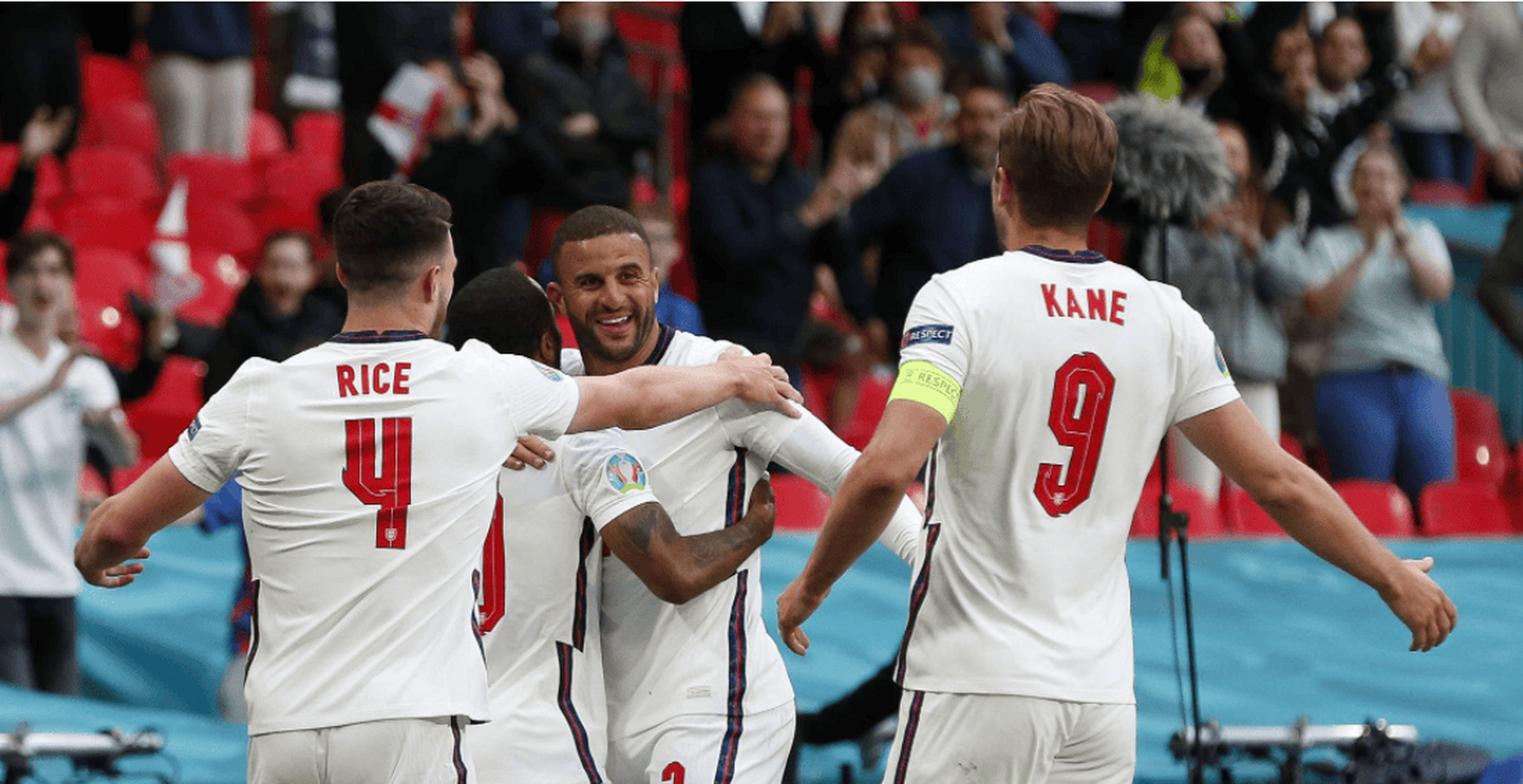 关于丹麦队在欧预赛中逐渐崭露头角，队形稳定的信息