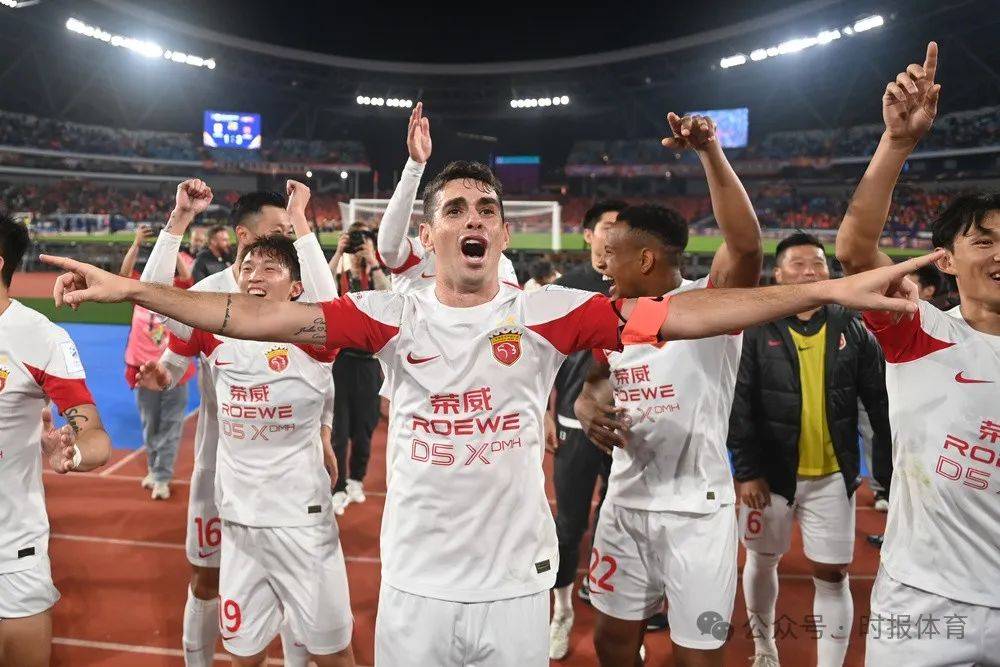 新赛季中超联赛热门球队表现出色