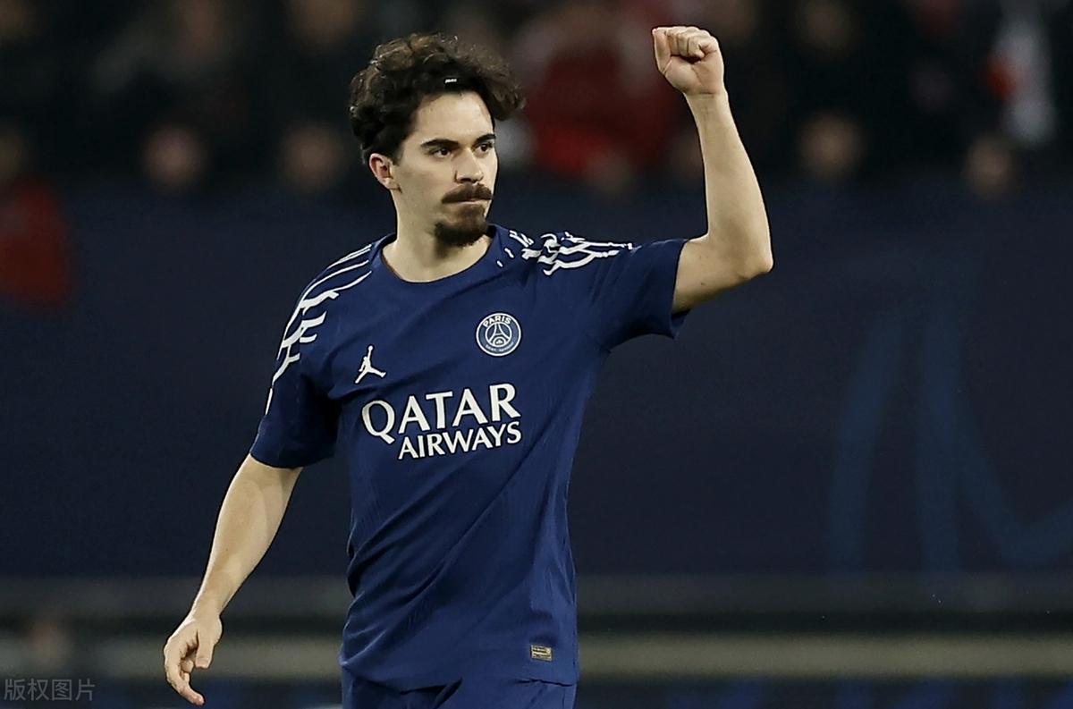 开云体育在线-欧洲球星首次加盟，引起关注风浪