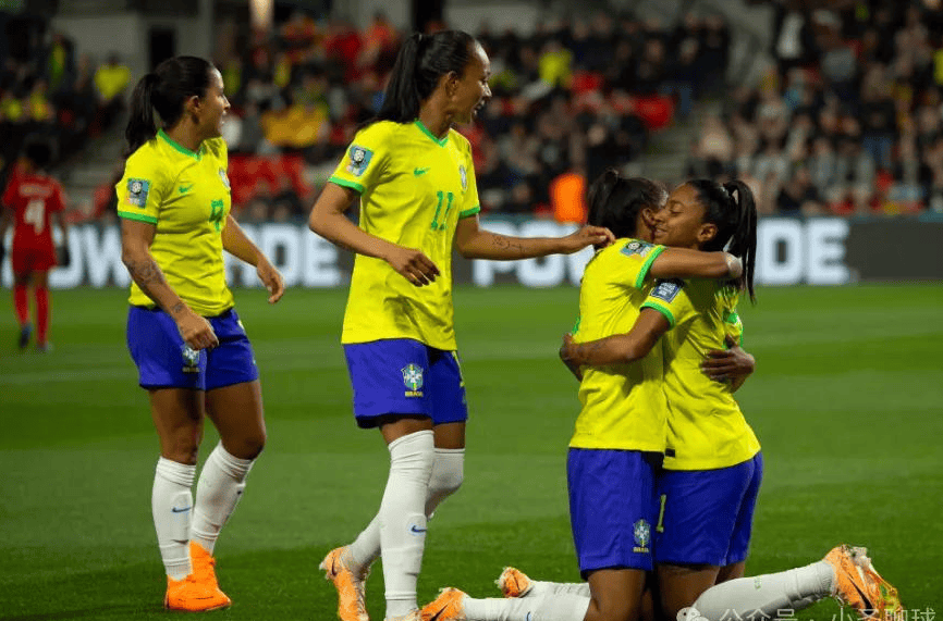 关于西兰女足实力不容小觑，一举晋级次轮赛事的信息