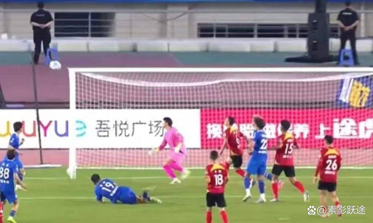 精彩比赛接连不断,球迷热情高涨 精彩比赛接连不断,球迷热情高涨