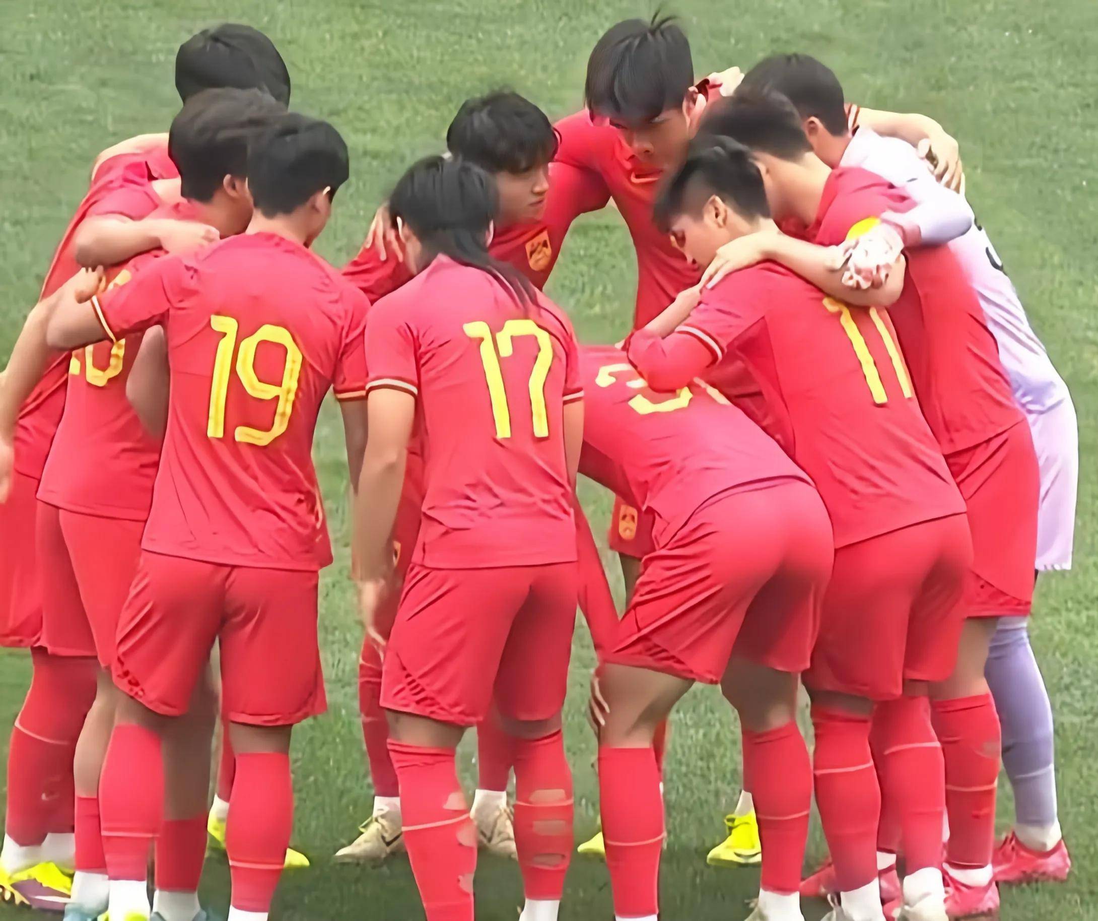 开云APP-紧张的比赛赢得激动心情，球迷欢呼雀跃