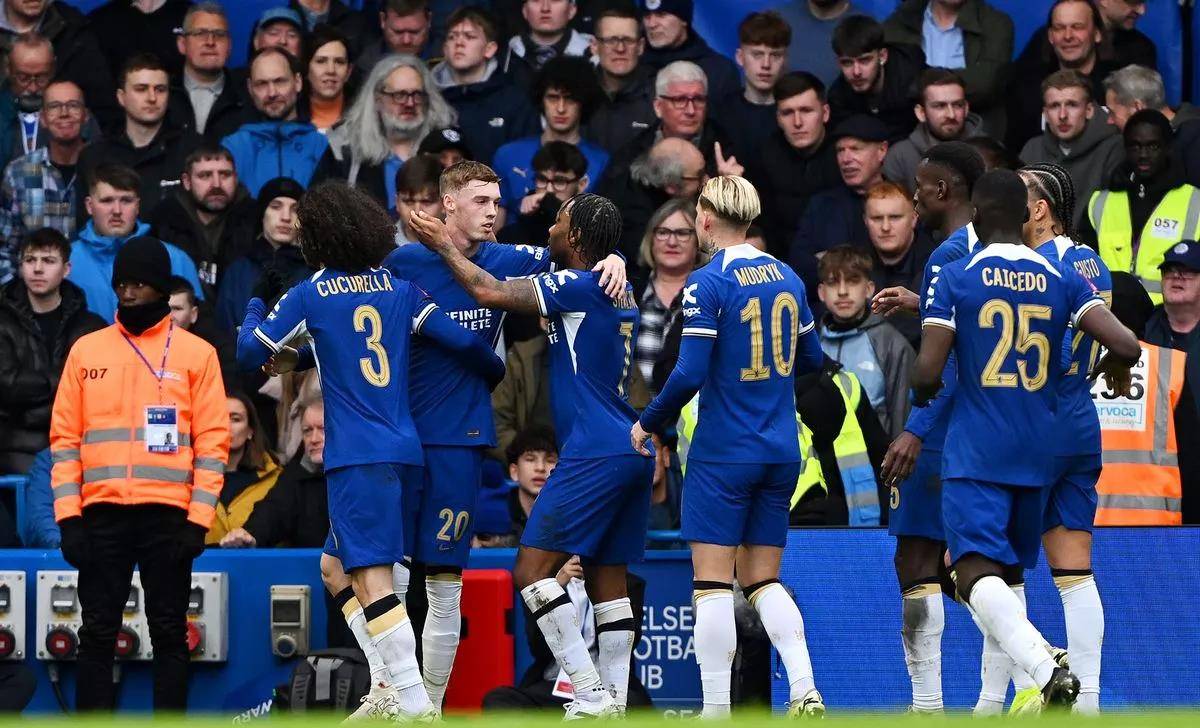 开云下载-切尔西后防危机暴露，需紧急改善