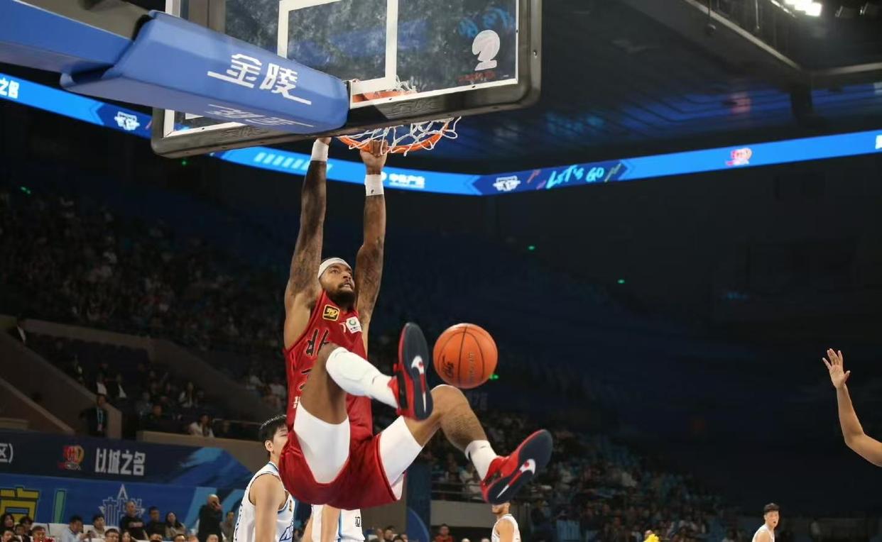 瓦伦西亚火力全开横扫对手