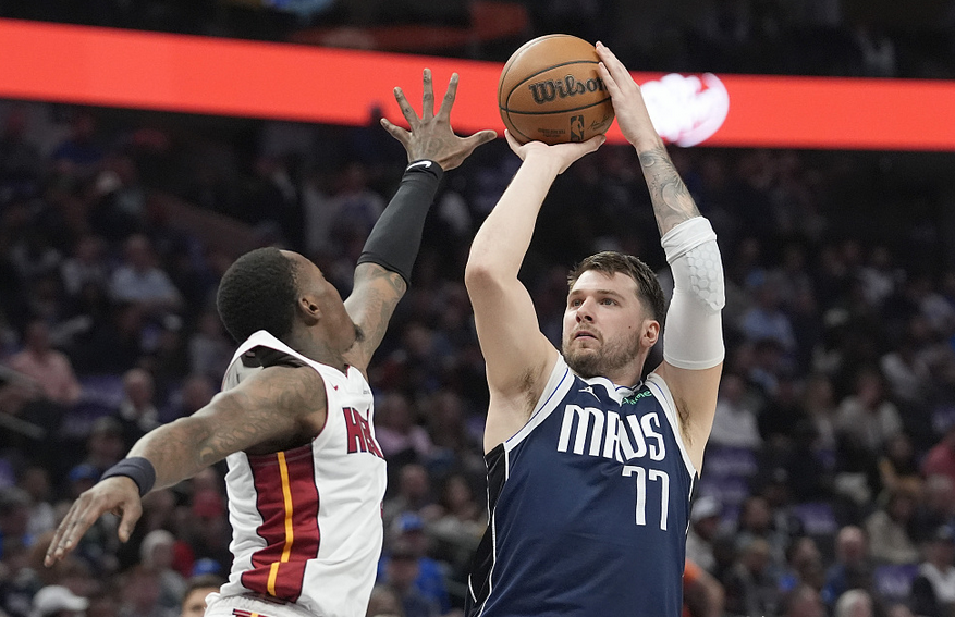 小牛新秀砍下三双，助球队逆转白熊的简单介绍