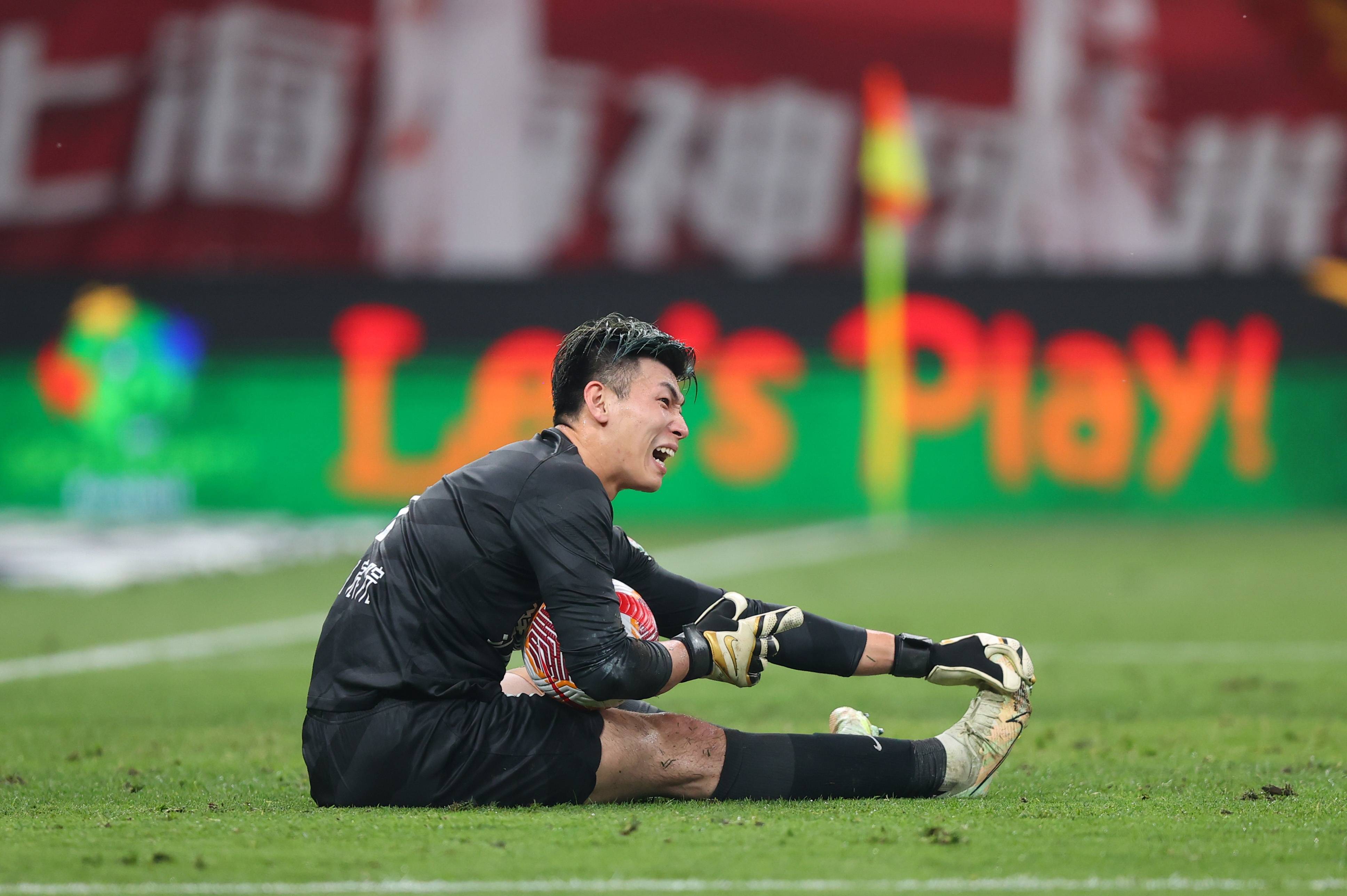 雄狮球员展现出色配合，球队整体实力明显提升