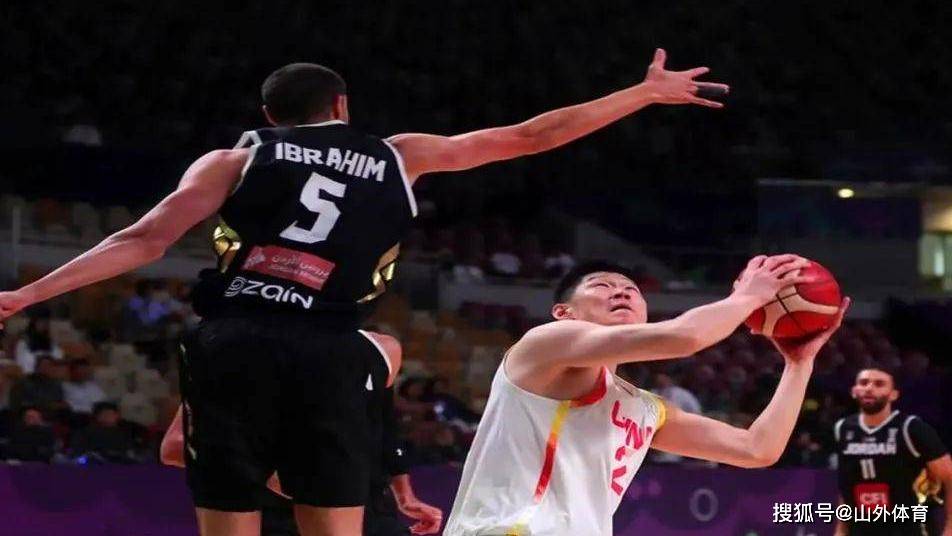 江苏男篮客场胜出，晋级战局