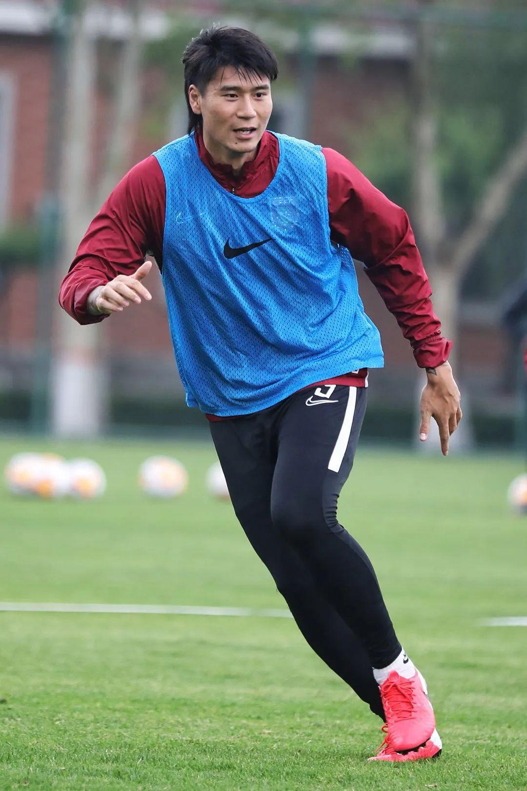 开云体育官网-包含捷克国脚在德国联赛迸发潜能的词条