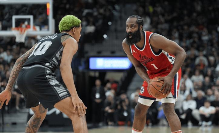 包含快船客场击败马刺取得三连胜的词条 包含快船客场击败马刺取得三连胜的词条