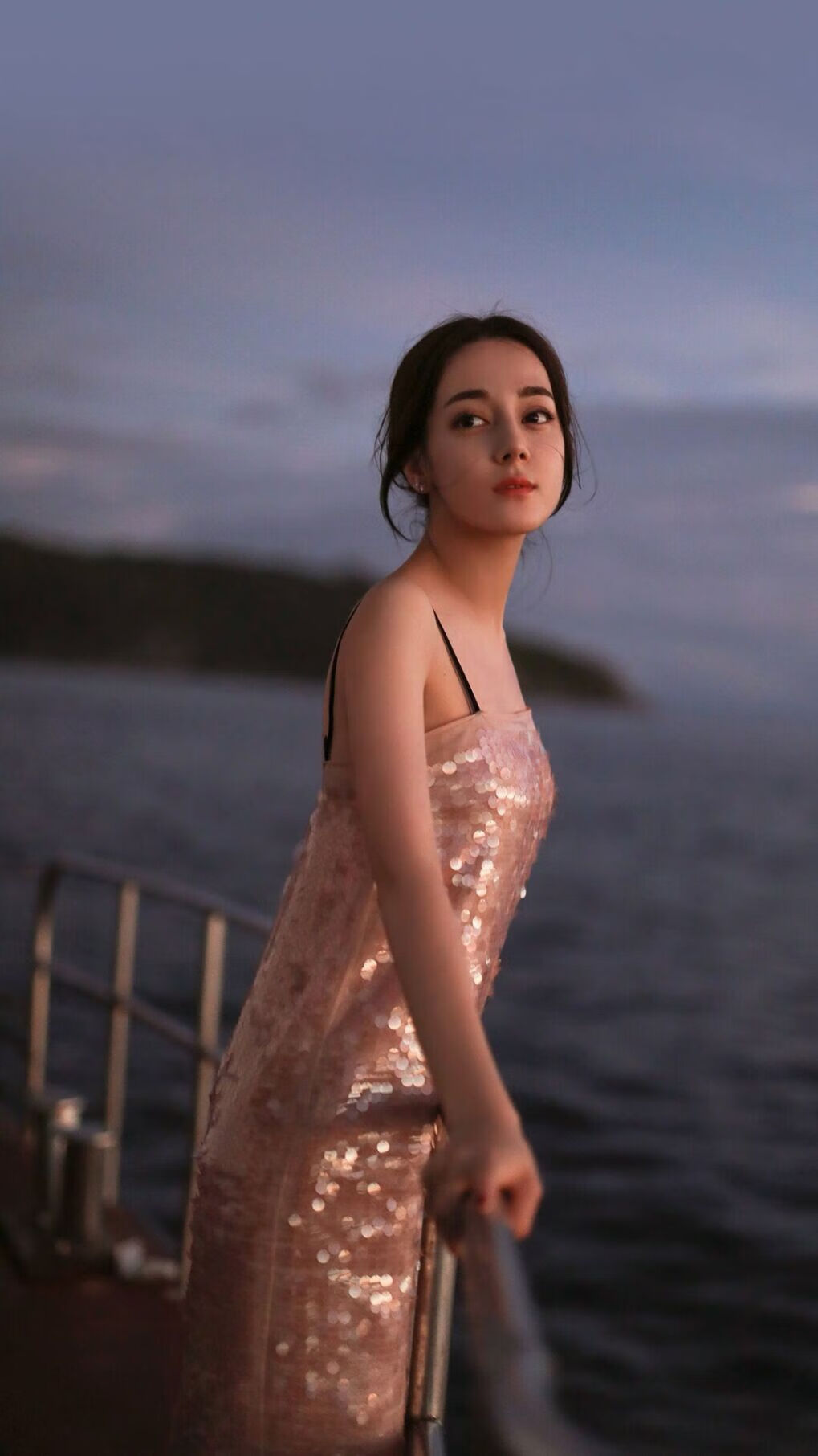 绿茵交响曲，当英超争冠的狂想曲遇上阿尔及利亚的蓝黑节奏