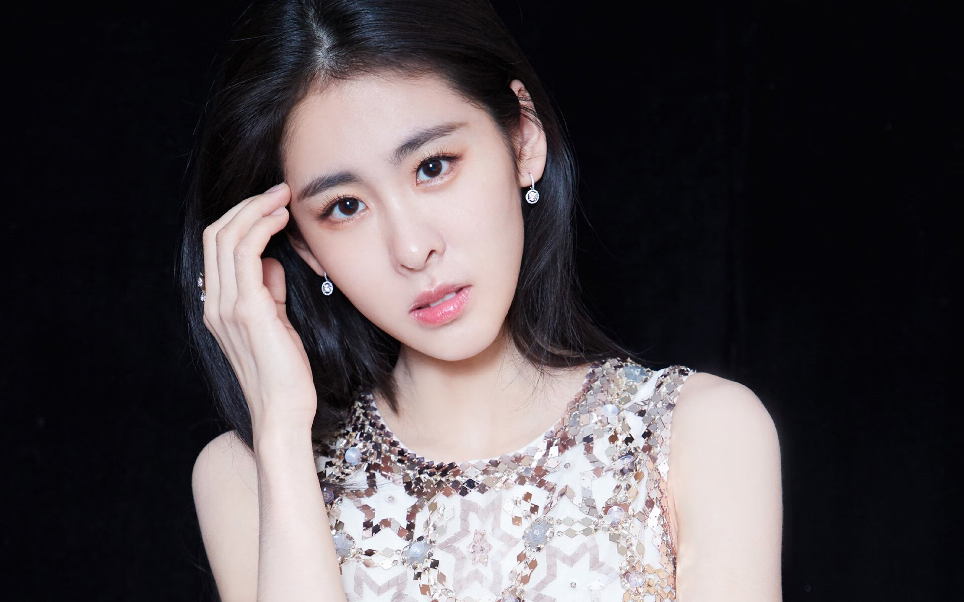 绿军主场碾压活塞，乔治末节爆发定乾坤