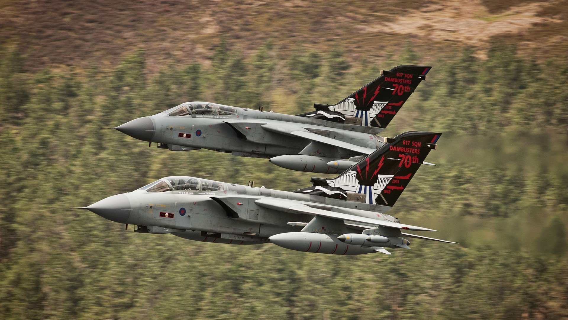 开云体育入口-绿茵场与硬木地，西甲国家德比焦点战与上海队轻取热火的体育盛宴